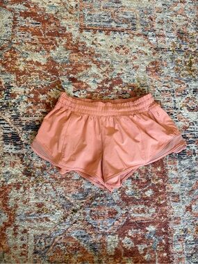 Lululemon Hotty Hot Short Lowrise 2.5”